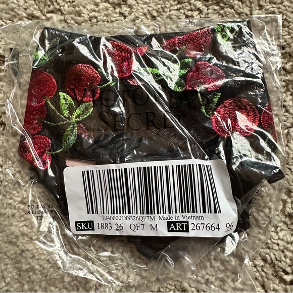 NWT Victoria’s Secret Crotchless Cherry Embroidered Open Back Panty - Picture 9 of 10